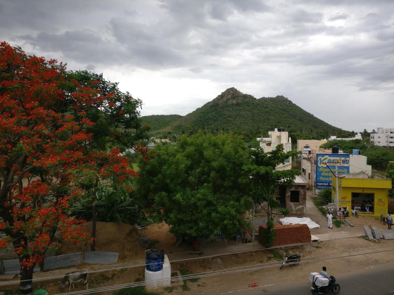 Selvalakshmi Restaurant And Lodge Tiruvannāmalai Eksteriør billede